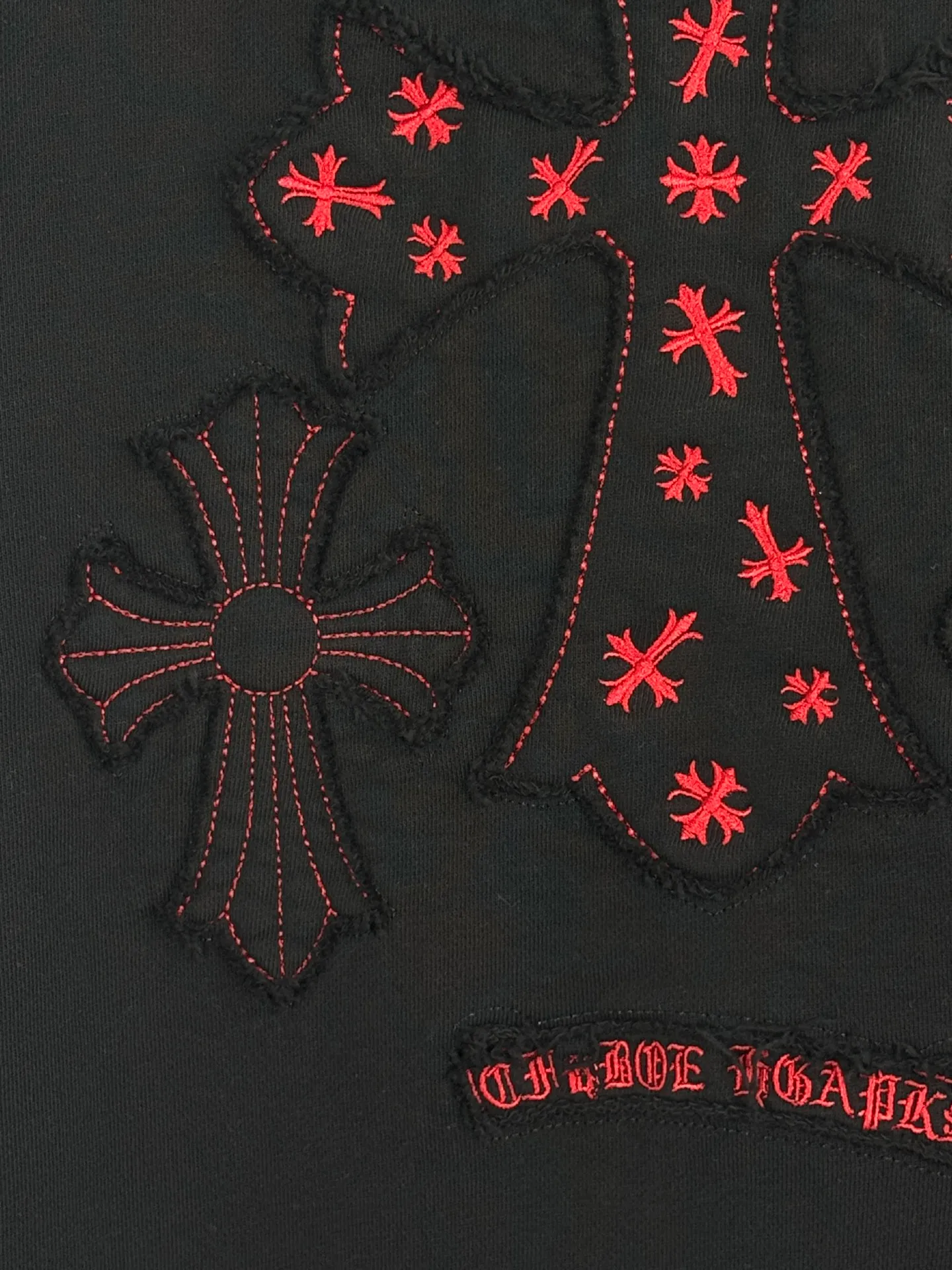 P260 top version, real shot without P, ​​different from market currency) 𝗖𝗵𝗿𝗼𝗺𝗲 𝗛𝗲𝗮𝗿𝘁𝘀/Cro Heart 2025 washed patch embroidery autumn and winter new original single counter American laser burnt 3D three-dimensional color embroidered couple casual sweatshirt 👑The highest version! Customized fabric 420g tripe terry fabric! American acid-washed and distressed original fabric laser burnt ✟appliqué embroidery and exquisite embroidery of letters! The best-selling model in the counter, very comfortable to wear. Accessories: original molded and authenticated collar label➕100% silk wash label. Genuine purchase-grade original hangtag➕matching hanging rope➕3D hanging beads➕original packaging bag. Craftsmanship: The original version has consistent wiring! The highest version of the armhole matching technique! Color: White Black Size: S M L XL Style Number: 25-316